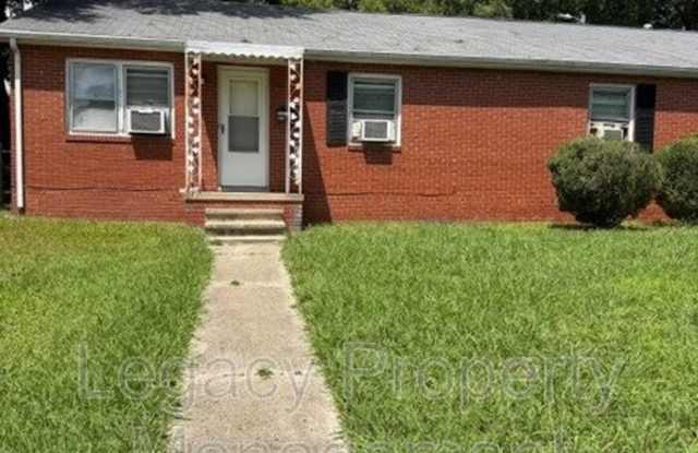 904 Grace Avenue Gallery 1
