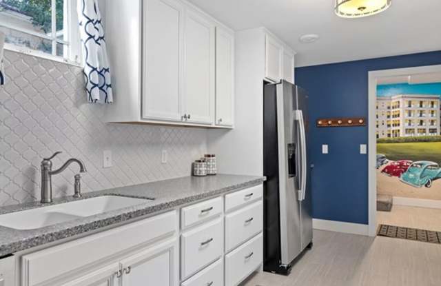 Cozy Furnished 1 Bedroom Basement Apartment – Move-In Ready! photos photos