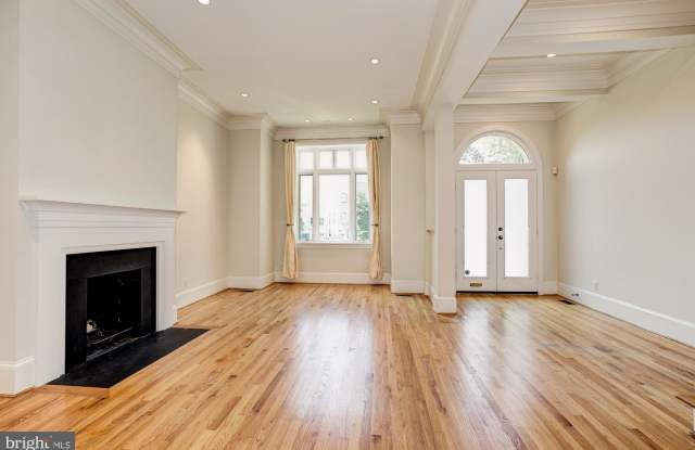1807 PHELPS PLACE NW Gallery 4