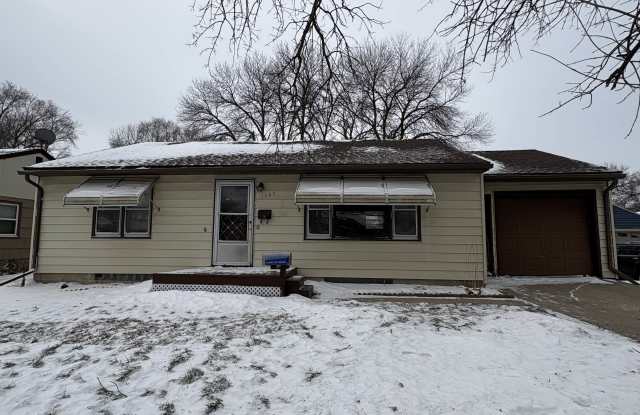 1502 Edina Avenue - 1502 Edina Avenue, Albert Lea, MN 56007