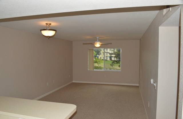 Condo in North Naples- 2 bed/ 1 bath Gallery 3