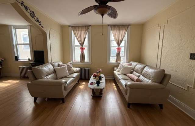 208 Farnham Avenue 2R photos photos