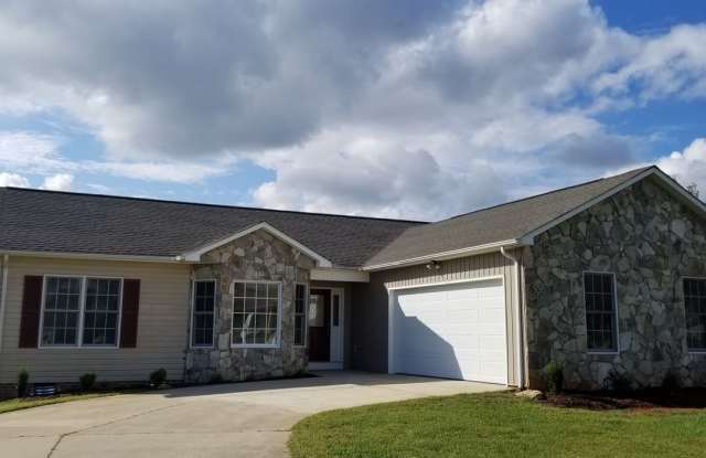 Available November 10th, 2026! Wonderfully renovated home in convenient Conover location Gallery 3