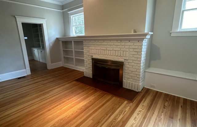 1828 CHERRY Street Gallery 4