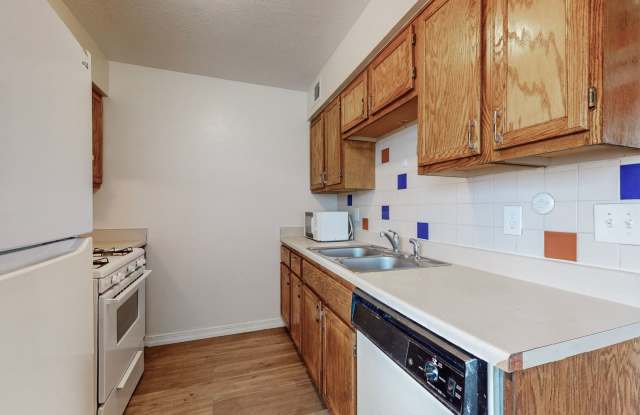 8000 Grand Avenue NE photos photos