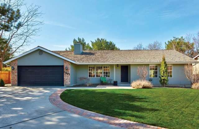 Wonderful Pet Friendly Home in SE Boise! photos photos