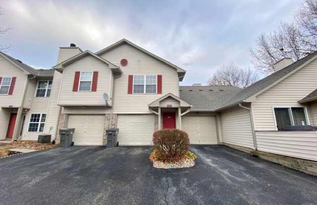 COMING SOON!! Beautiful 3 Bedroom 2 Full bathroom condo in Franklin Township in Southeast Indy! photos photos