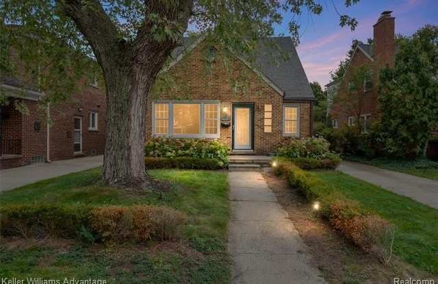 410 Catalpa Drive Gallery 1