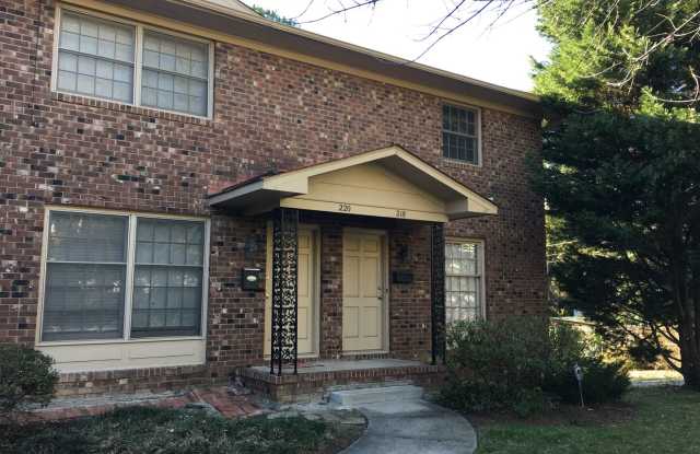 Clean, bright townhouse near UNC and hospitals photos photos