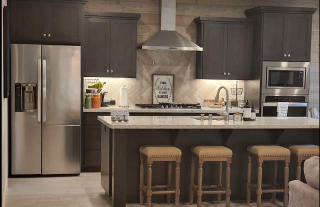 *MOVE IN SPECIAL $500 OFF FIRST MONTHS RENT* STUNNING 3 BED / 2 BATH HOME OFF OASIS ROAD Gallery 1