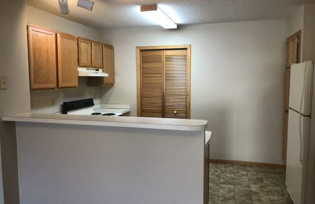 2210 Ranchview Lane North Gallery 4
