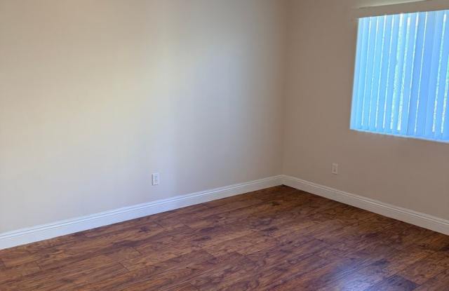 1377-1379 Monserate Ave Gallery 1