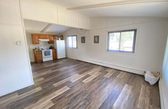 Updated 2 bed duplex with attached garage! photos photos Updated 2 bed duplex with attached garage! photos photos