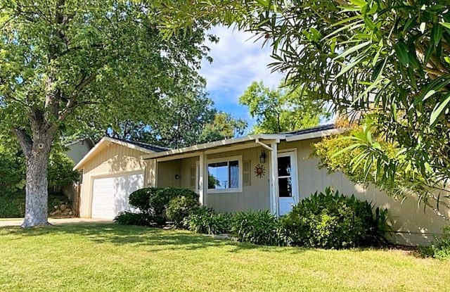 Lovely Home in W. Redding!! photos photos