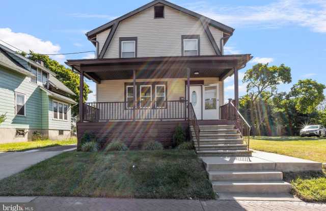 26 W CRESCENT BOULEVARD Gallery 2