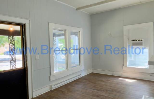 313 Green Street East Gallery 3
