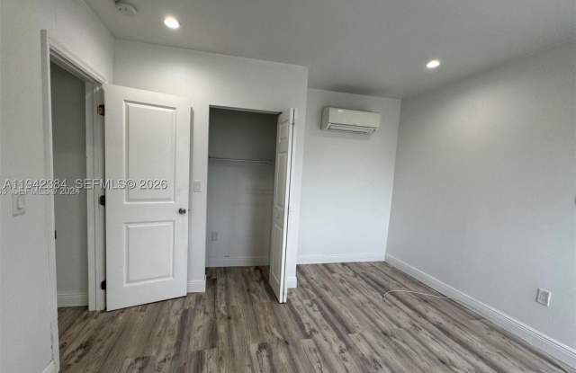 1248 Marseille Dr photos photos