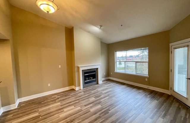 Spacious 2 Bed, 2 Bath Condo Gallery 4