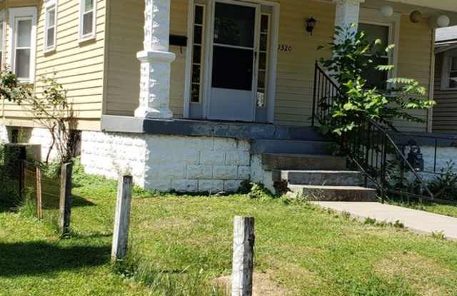 2 Bedroom 1 Bathroom Home Available Now photos photos