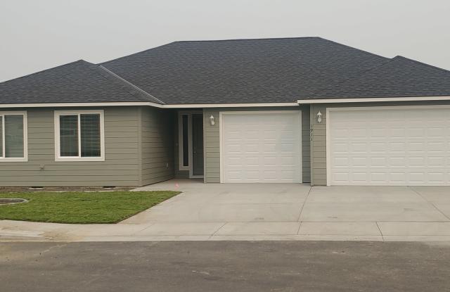 1911 South 61st Avenue - 1911 South 61st Avenue, Yakima, WA 98903