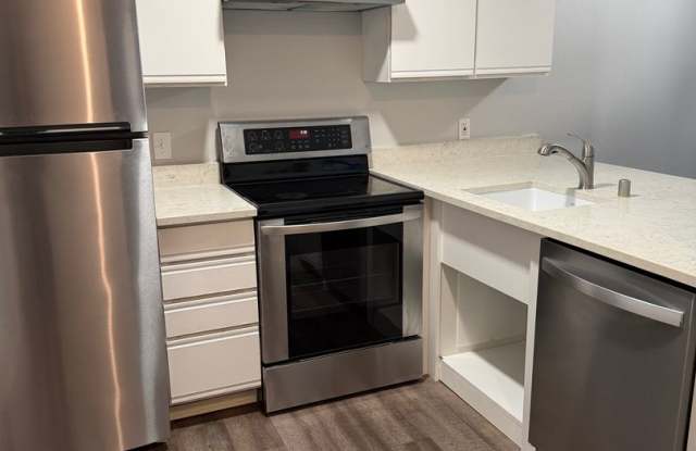 Cozy, 2 Bedroom Apartment for Rent in the Birchwood Neighborhood! photos photos