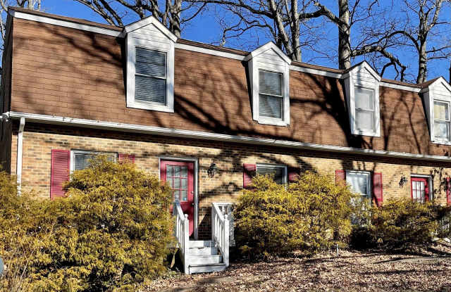 671 E G STREET - 671 East G Street, Purcellville, VA 20132