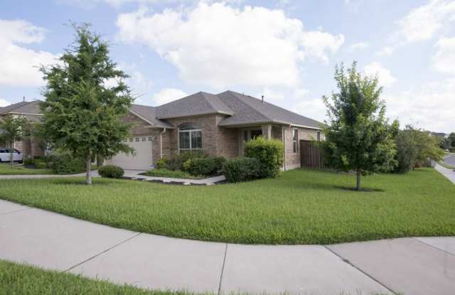 1612 Greenside DR Gallery 2
