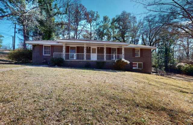 Roomy 3/2, quiet neighborhood/Lawncare included photos photos