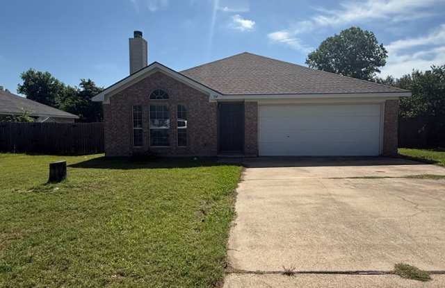 3/2/2 - Newly Remodeled- FENCED YARD photos photos