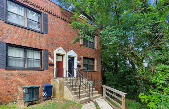 Lovely 3-Bedroom 1 bath End Unit townhome in Deanwood Gallery 3