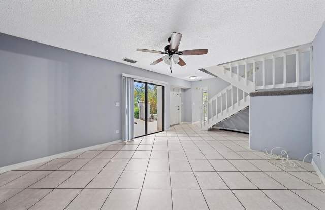 352 Prestwick Circle Gallery 3