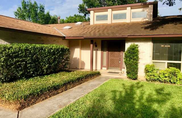 210 SANDHILL DR Gallery 3