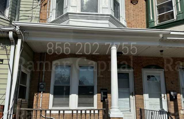 Spacious 3BR Row House with 1.5 bathroom, Large Kitchen  Private Backyard photos photos
