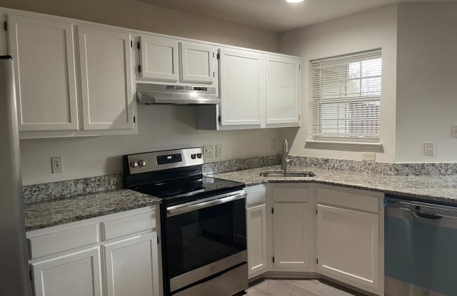 22150 TRAILSIDE SQUARE - 22150 Trailside Square, Sterling, VA 20164