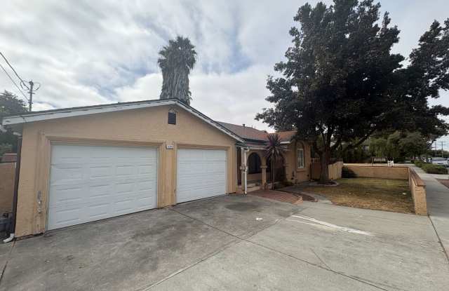 Single Family 3 Bedroom is good size Gallery 3