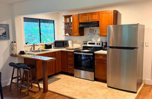 For Rent: Furnished 2-Bedroom, 1-Bath Ohana – Haʻikū Gallery 4