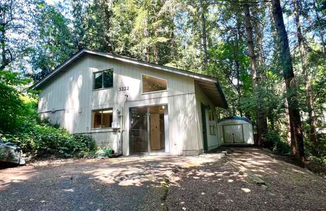 Relaxed 2-Bed, 1.5-Bath Home in a Quiet Gig Harbor Spot photos photos