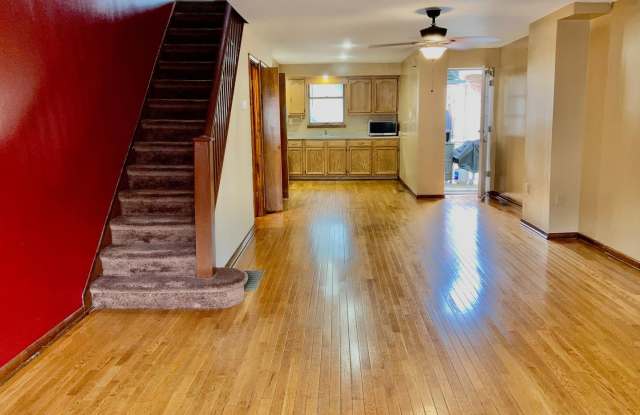 Marconi Plaza 3bd/2bth w/ Parking on Unique PHL Cul De Sac - 3008 South 16th Street, Philadelphia, PA 19145 Marconi Plaza 3bd/2bth w/ Parking on Unique PHL Cul De Sac - 3008 South 16th Street, Philadelphia, PA 19145