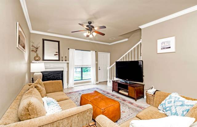 2 Bedroom Furnished Townhome off Jefferson Hwy| All Utilities Included|Community Pool| Long Term Rental photos photos