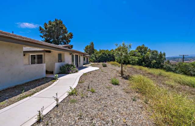 6633 W Lilac Rd Gallery 3