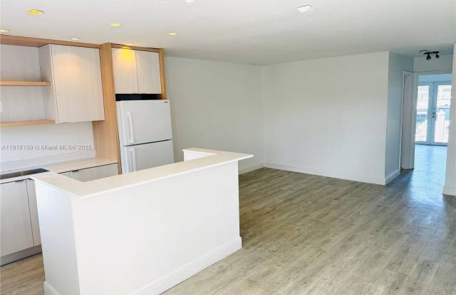 2185 NE 123rd St photos photos