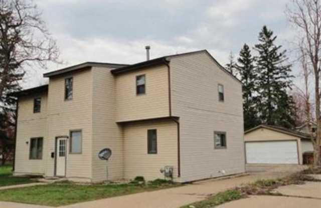 2165 Prairie St - 2165 Prairie Street, Stevens Point, WI 54481