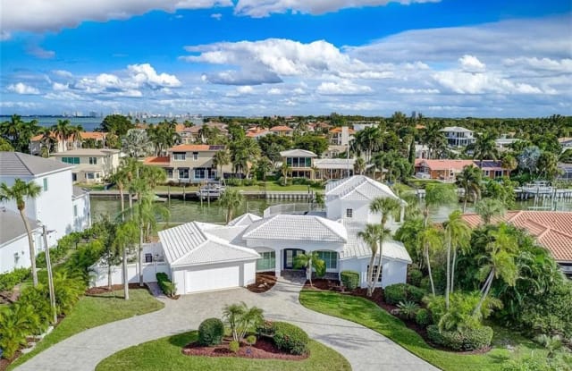 560 OUTRIGGER LANE - 560 Outrigger Lane, Longboat Key, FL 34228
