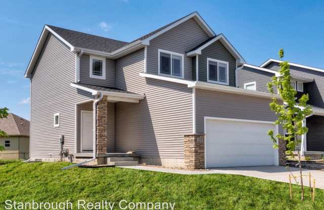 1526 Bennett's Way NW - 1526 Bennett's Way Northwest, Altoona, IA 50009