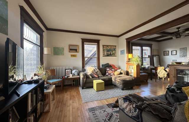 7 Barton Ave SE - 2 photos photos
