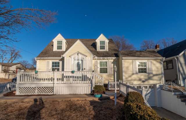 Charming 1.5 story in Aksarben - 1901 South 61st Street, Omaha, NE 68106
