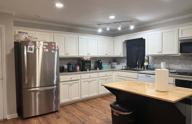 ROOM FOR RENT!!! Gallery 3