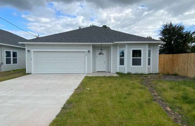 4090 Woodridge Rd Lynn Haven, FL - 4090 Woodridge Road, Bay County, FL 32444