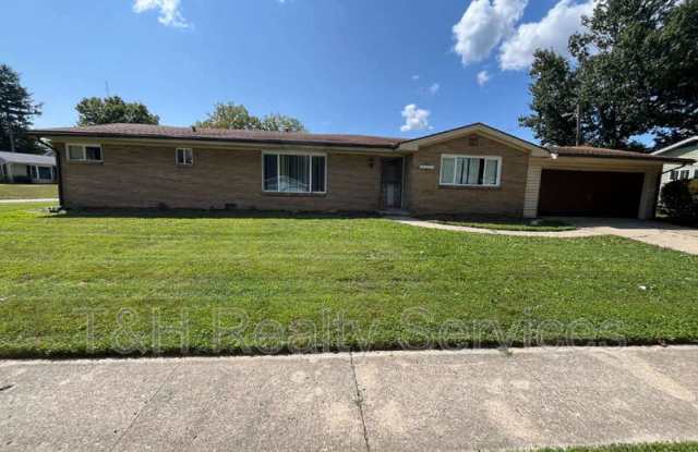 2301 West Murden Street photos photos