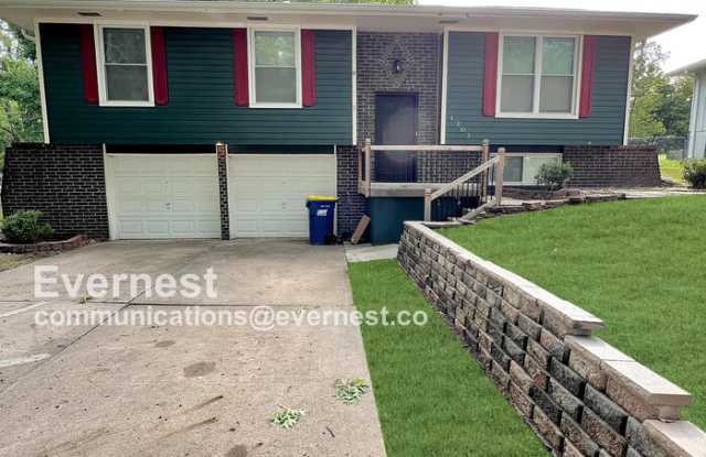 1303 Michele Drive - 1303 Michele Drive, Excelsior Springs, MO 64024